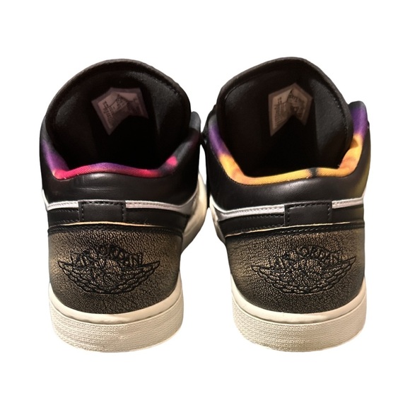 Air Jordan 1 low SE Black/ White Onyx White Sail Size 13 - Picture 4 of 9